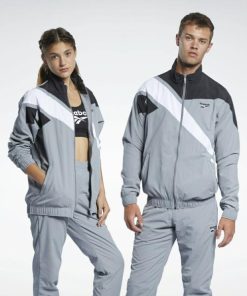 Essenceedge.shop61b6a2ee73 1