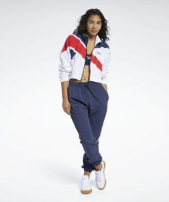 Essenceedge.shop6a592b13f8 2