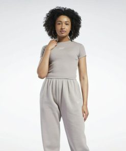 Essenceedge.shopa8bf6a3170 1