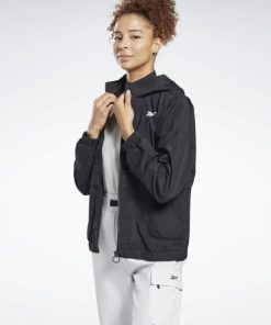 Essenceedge.shopb303fe2d5f 1